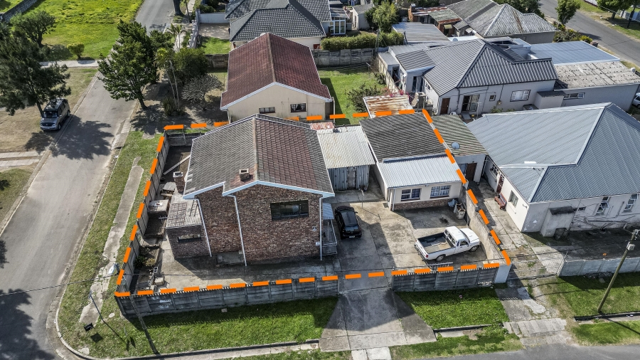 4 Bedroom Property for Sale in Cambridge West Eastern Cape